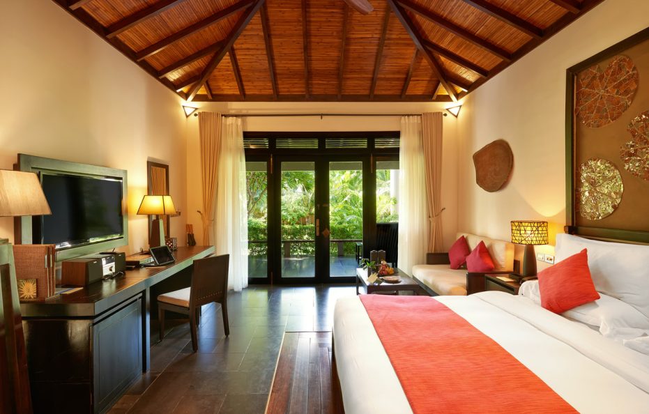 Premier Deluxe Villa Hướng Vườn