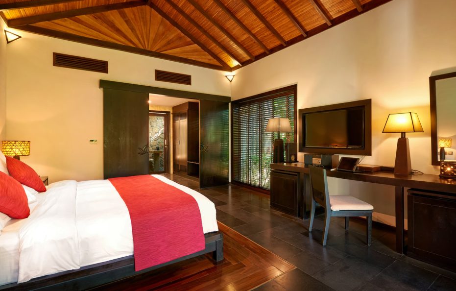 Premier Deluxe Villa Hướng Vườn