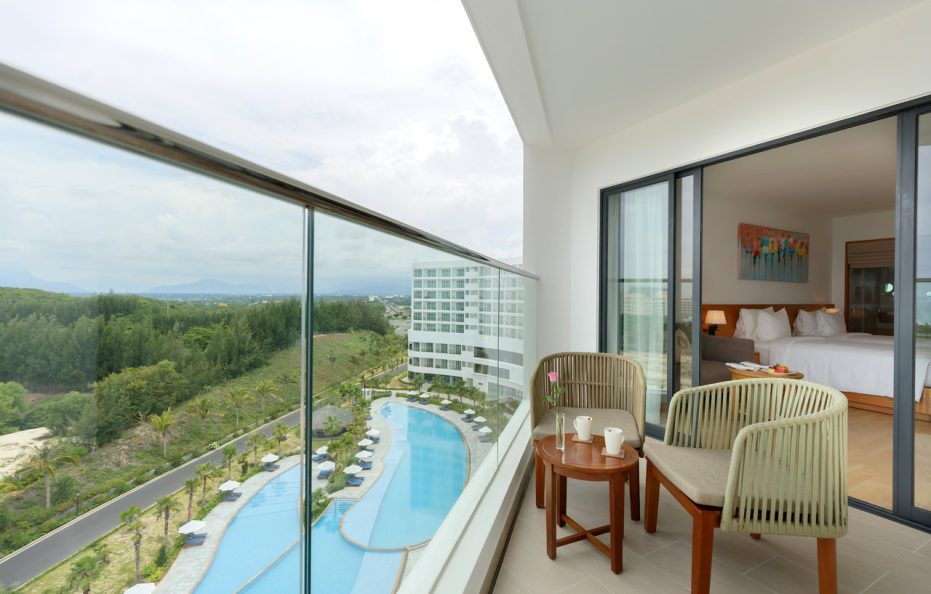 Premier Deluxe có ban công | Ưu đãi đặt trước 10 ngày – Ăn 5 bữa + Đồ uống không giới hạn + Vui chơi công viên nước